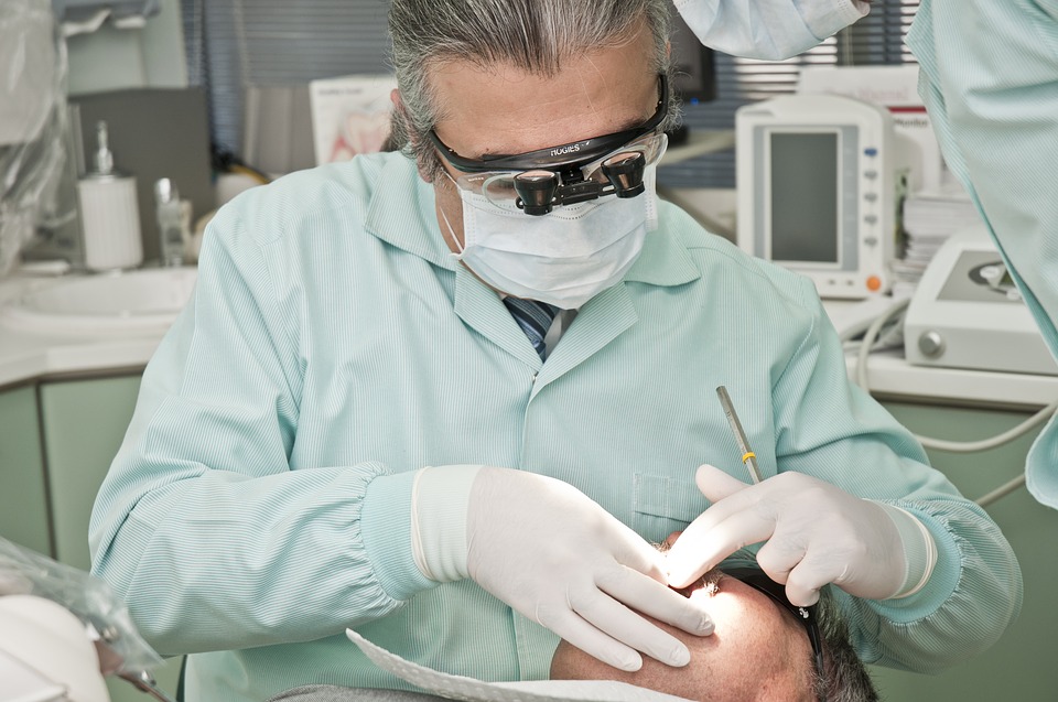 Dantų implantavimas - efektyvus dantų atkūrimo metodas